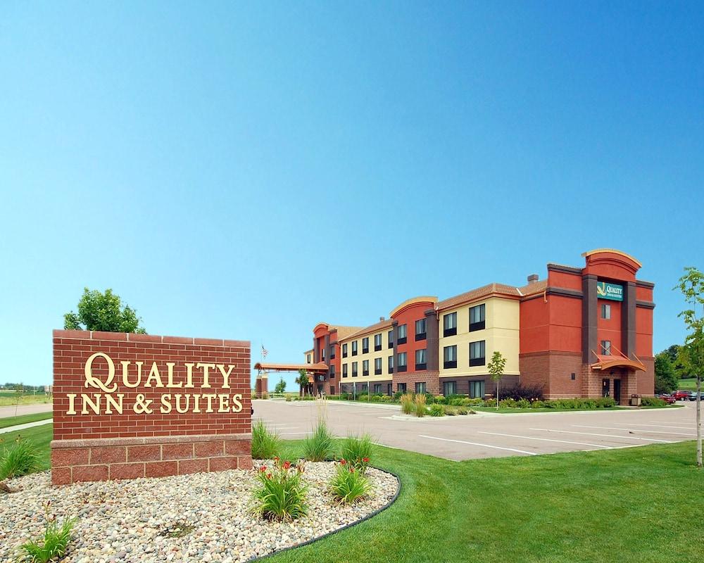 Clarion Pointe Sioux Falls Airport Exterior photo