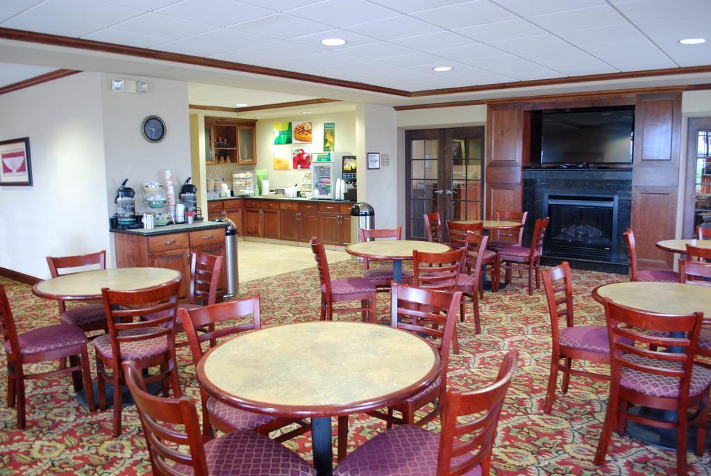 Clarion Pointe Sioux Falls Airport Exterior photo