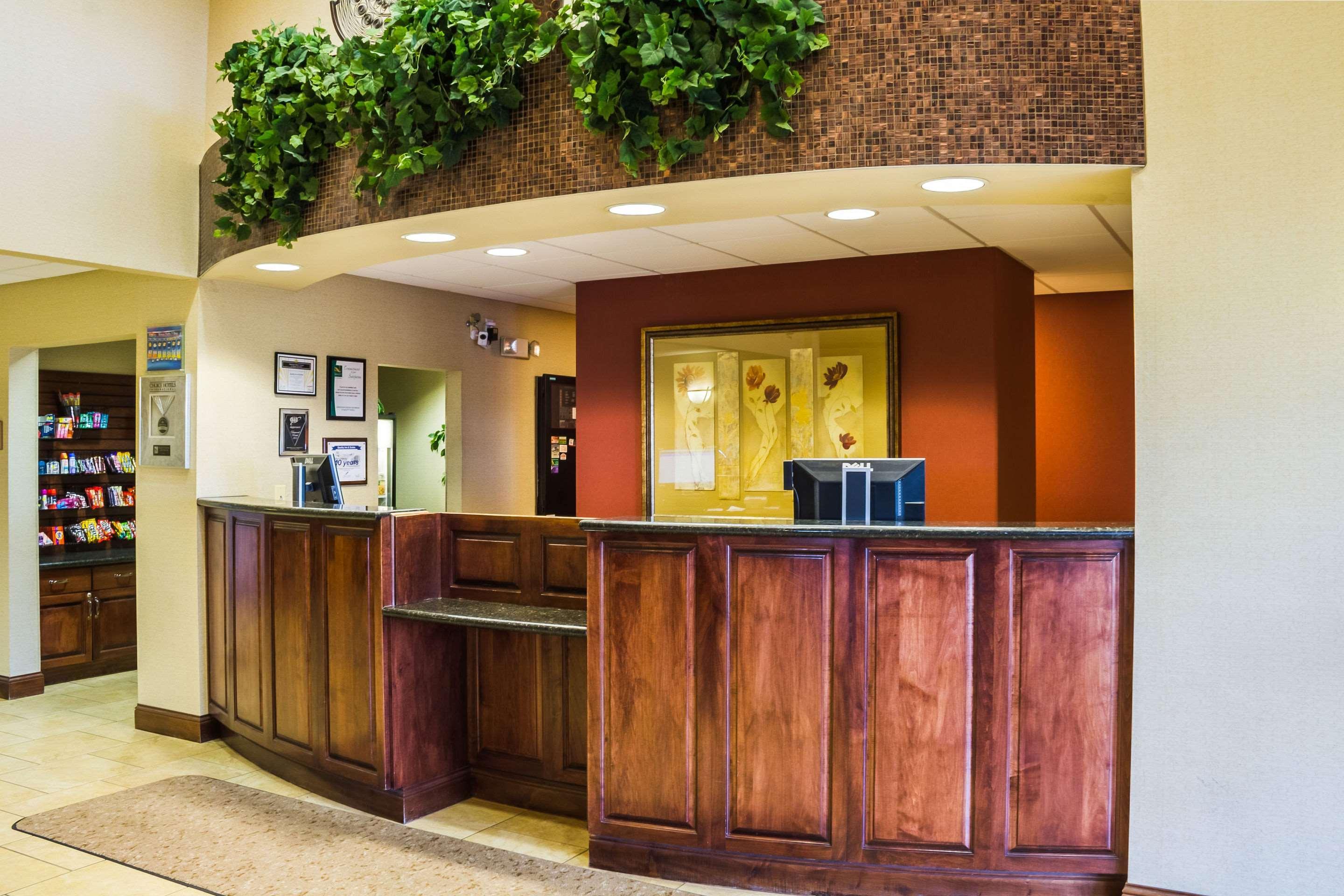Clarion Pointe Sioux Falls Airport Exterior photo
